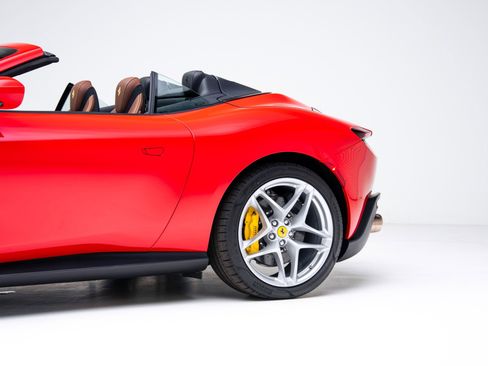 Used 2025 Ferrari Roma Spider image 12