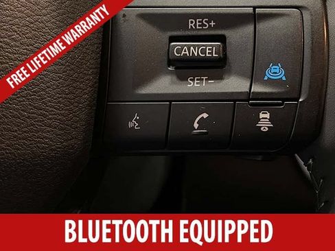 Used 2025 Nissan Rogue SV FWD image 11