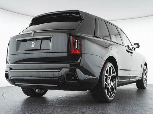 New 2025 Rolls-Royce Cullinan Black Badge image 20