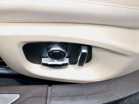 Used 2020 Jaguar XF Prestige image 24