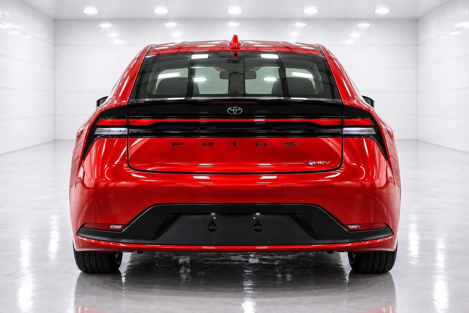 Used 2025 Toyota Prius LE FWD image 4