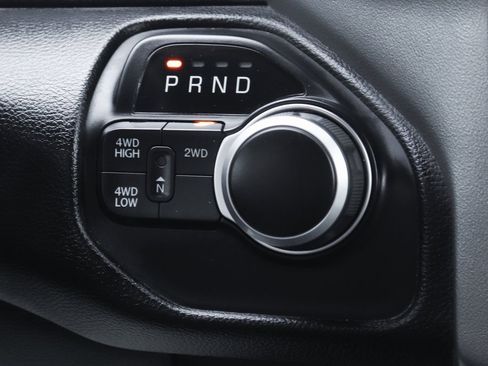 Used 2024 RAM 2500 Big Horn w/ Bed Utility Group image 33