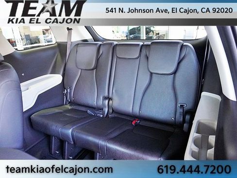 Certified 2024 Kia Carnival LX image 18