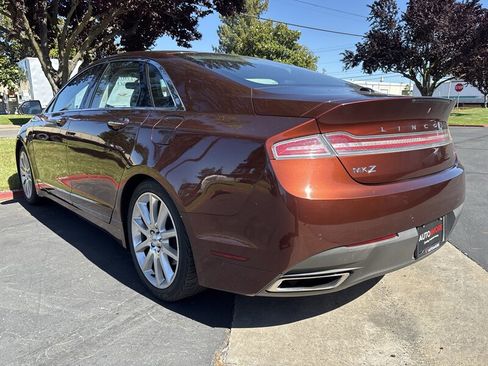 Used 2015 Lincoln MKZ FWD image 9
