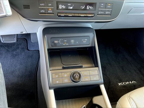 Used 2024 Hyundai Kona Limited AWD/4WD image 15