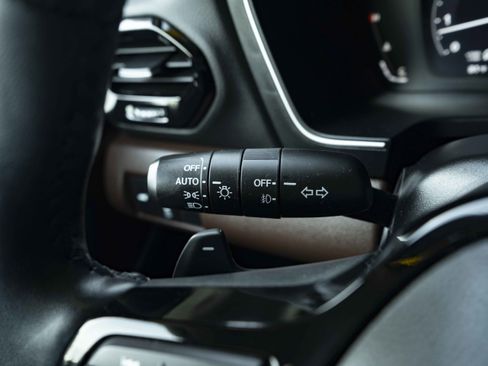 Used 2024 Honda Pilot Elite image 24