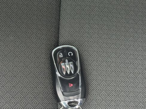 Used 2025 Buick Encore GX Preferred AWD/4WD image 24