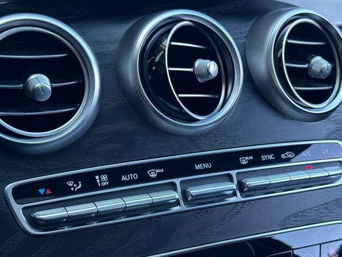 Used 2021 Mercedes-Benz C 300 Sedan image 25