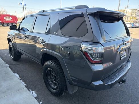 Used 2022 Toyota 4Runner SR5 Premium image 5