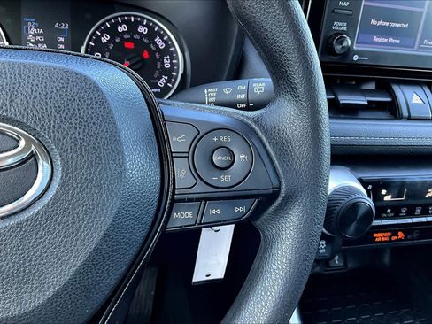 Certified 2020 Toyota RAV4 LE image 24