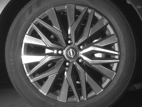 Used 2025 Nissan Altima 2.5 SV FWD image 13