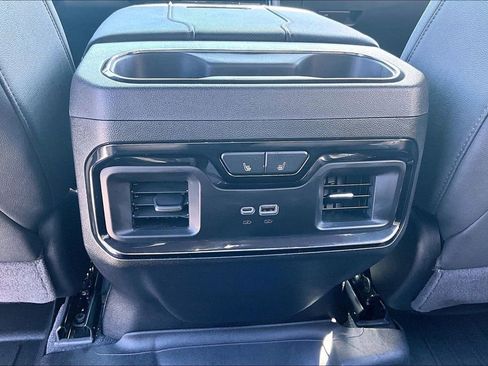 Used 2025 GMC Sierra 2500 AT4 w/ AT4 Premium Plus Package image 11