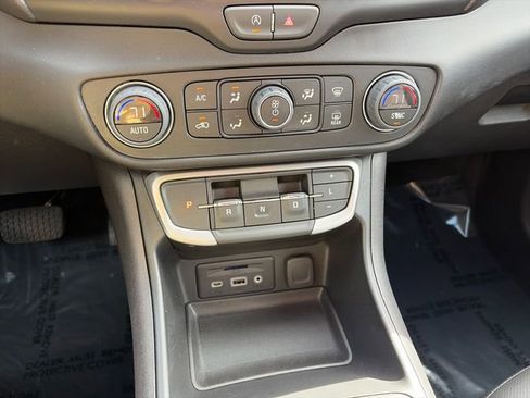 Used 2023 GMC Terrain SLT FWD image 20