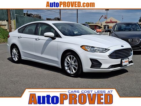 Used 2020 Ford Fusion SE FWD image 1
