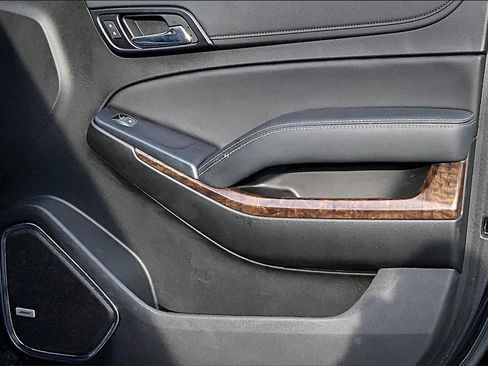 Used 2019 Chevrolet Suburban LT w/ LT Signature Package image 28