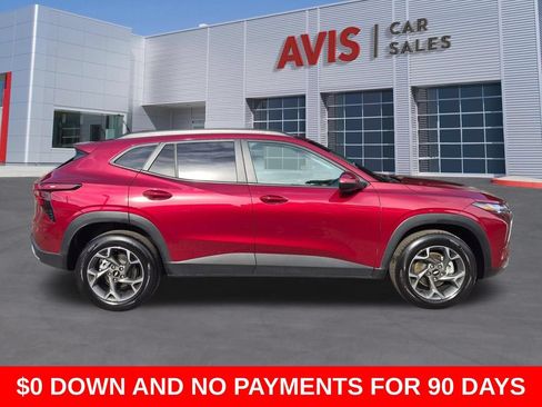 Used 2025 Chevrolet Trax LT w/ LT Convenience Package FWD image 5