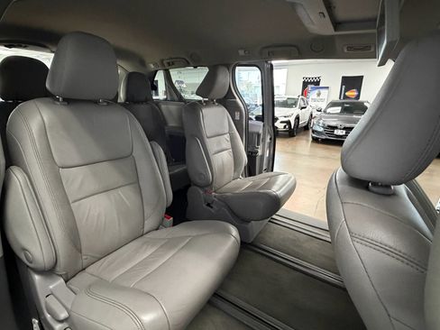 Used 2018 Toyota Sienna XLE Premium AWD/4WD image 21