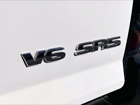 Used 2015 Toyota Tacoma 4x4 Double Cab w/ SR5 Package image 10