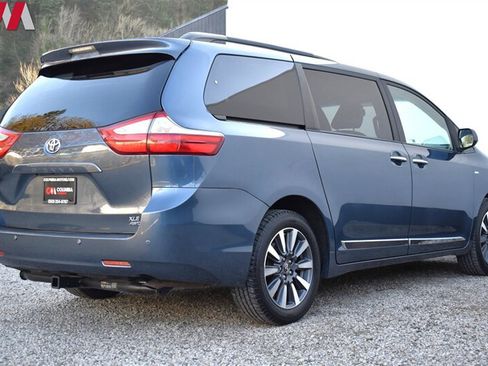 Used 2017 Toyota Sienna XLE Premium w/ Protection Package AWD/4WD image 5