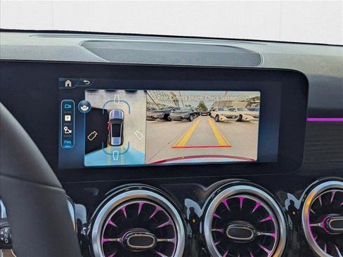New 2025 Mercedes-Benz GLB 250 4MATIC image 12