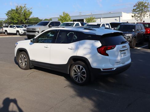 Used 2021 GMC Terrain SLT w/ Infotainment Package II FWD image 8