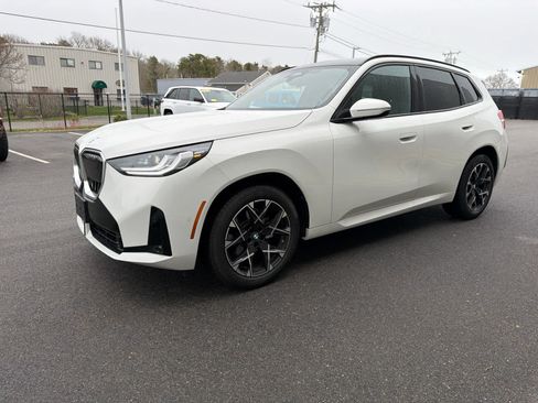 Used 2025 BMW X3 xDrive30i w/ M Sport Package image 4