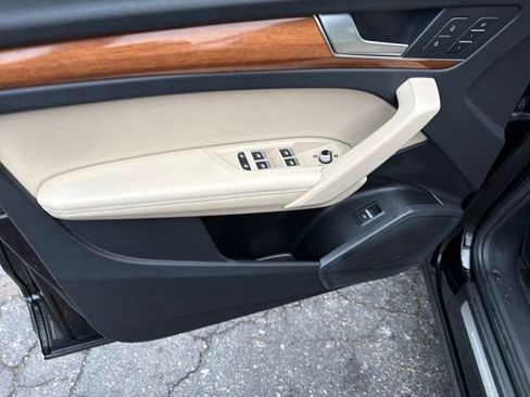 Used 2021 Audi Q5 2.0T Premium Plus image 12