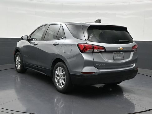 Used 2023 Chevrolet Equinox LS FWD image 3
