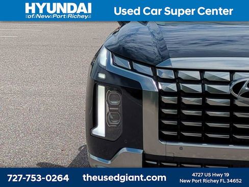 Certified 2024 Hyundai Palisade Calligraphy FWD image 9
