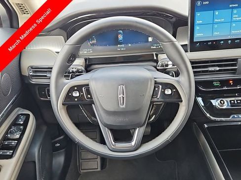 Used 2025 Lincoln Corsair FWD image 24