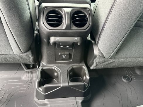 New 2025 Jeep Gladiator Sport image 7