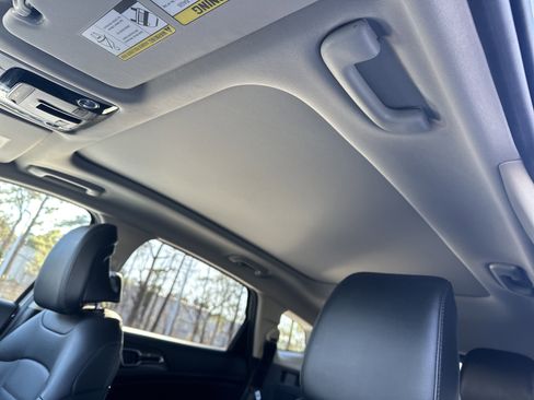 Used 2024 Kia Sportage SX image 28