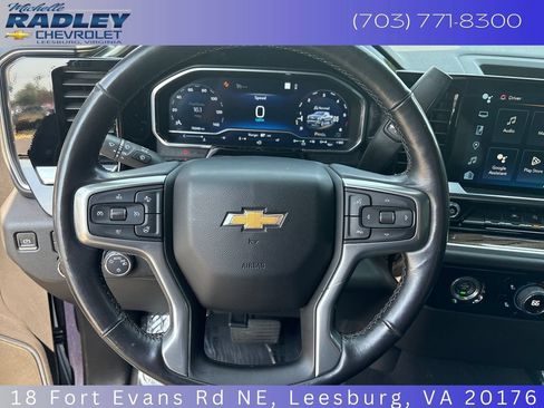 Used 2022 Chevrolet Silverado 1500 LT w/ Z71 Off-Road Package AWD/4WD image 17