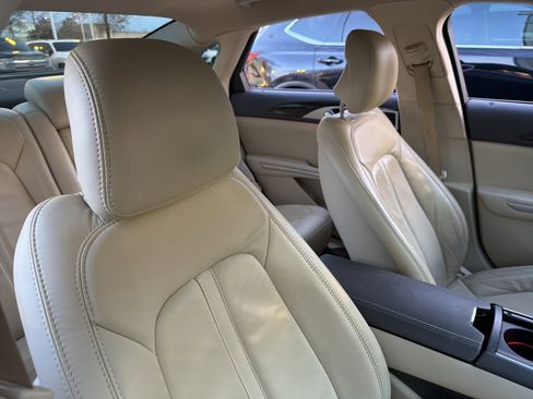 Used 2014 Lincoln MKZ w/ Equipment Group 101A Select image 9