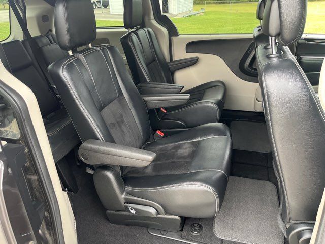 Used 2018 Dodge Grand Caravan SXT FWD image 15