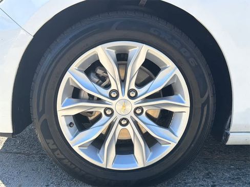 Used 2023 Chevrolet Malibu LT image 9