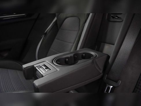 Certified 2025 Porsche Panamera 4 image 19