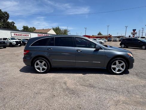 Used 2011 Mercedes-Benz R 350 4MATIC image 4