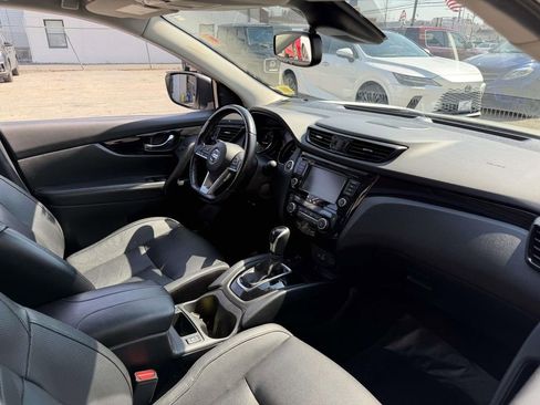 Used 2021 Nissan Rogue Sport SL w/ Premium Package image 11