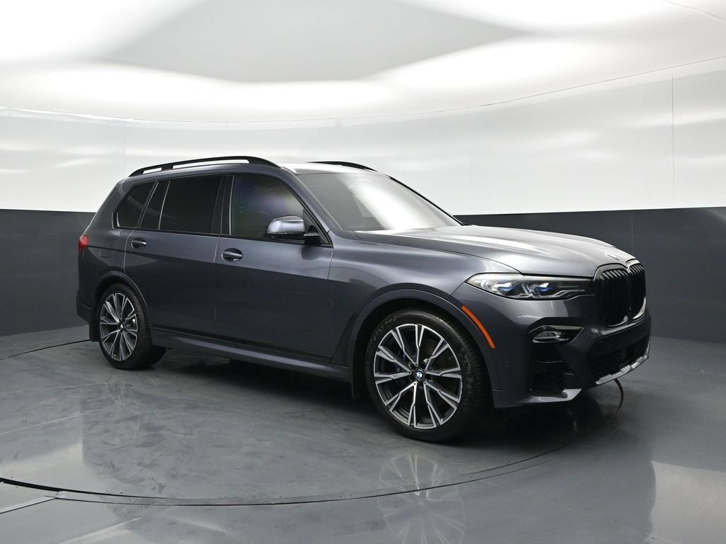 Used 2020 BMW X7 M50i w/ Dynamic Handling Package AWD/4WD image 56