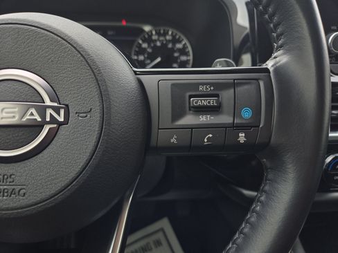 Used 2023 Nissan Pathfinder SV w/ SV Premium Package FWD image 20