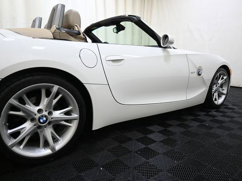 Used 2008 BMW Z4 3.0i RWD image 15