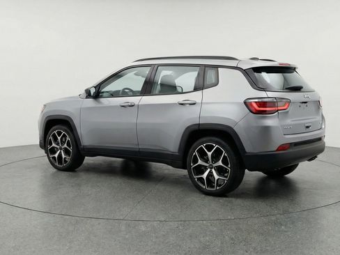 Used 2025 Jeep Compass Limited image 6