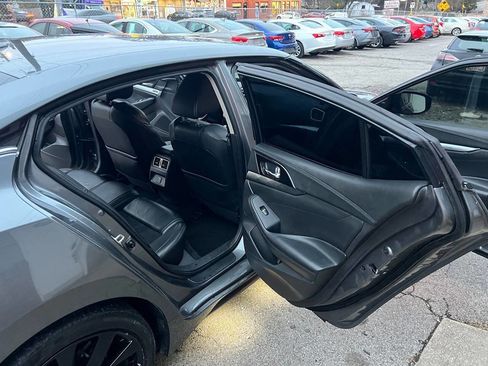 Used 2018 Nissan Maxima SR w/ Midnight Edition image 15
