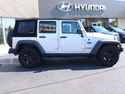 Used 2012 Jeep Wrangler Unlimited Rubicon AWD/4WD image 2