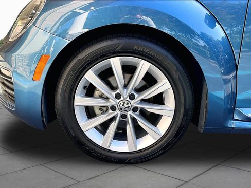 Used 2019 Volkswagen Beetle 2.0T SE FWD image 10