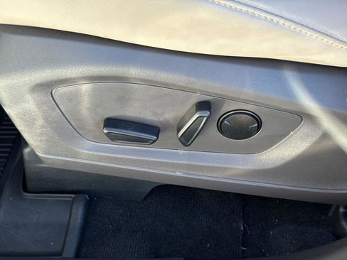 Certified 2022 Ford Explorer Platinum w/ Equipment Group 601A image 27