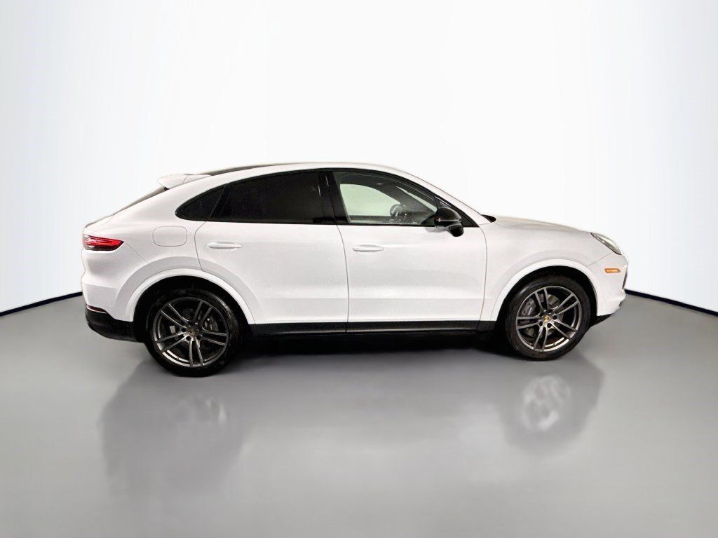 Used 2023 Porsche Cayenne Platinum Edition AWD/4WD image 11