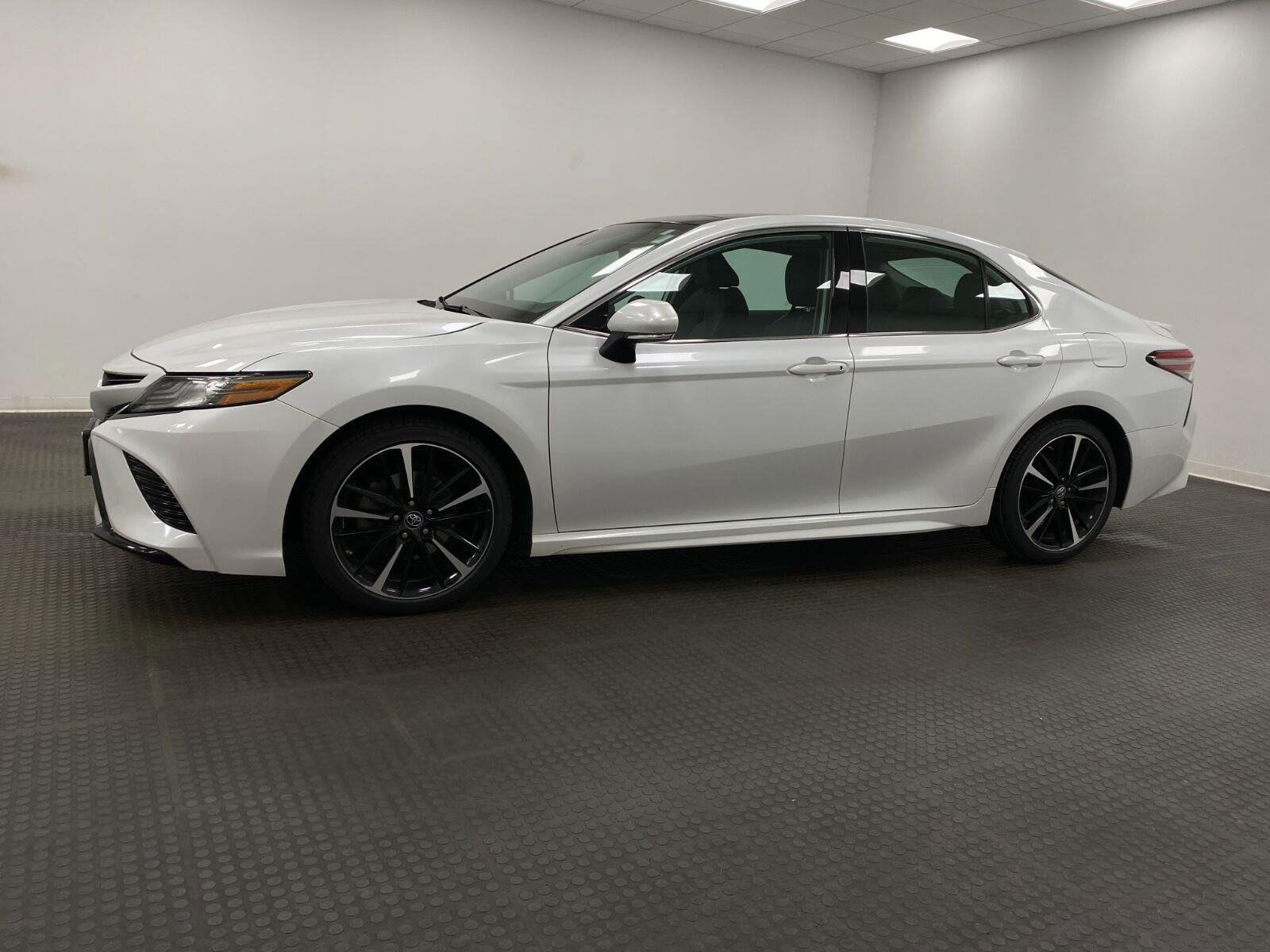 Used 2019 Toyota Camry XSE FWD image 8
