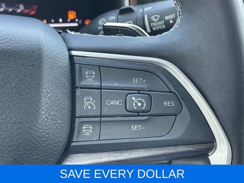 Used 2023 Jeep Grand Cherokee L Limited AWD/4WD image 20